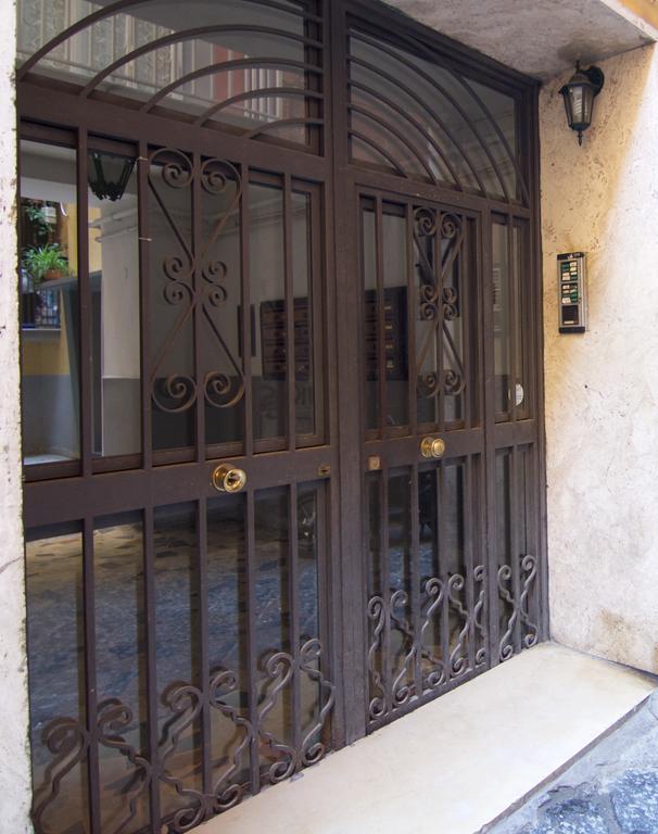 La Strada Parlata Nápoles Exterior foto